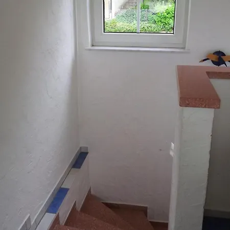Maisonette-wohnung Mit Ueberdachter Lounge-terrasse By Interhome شقة